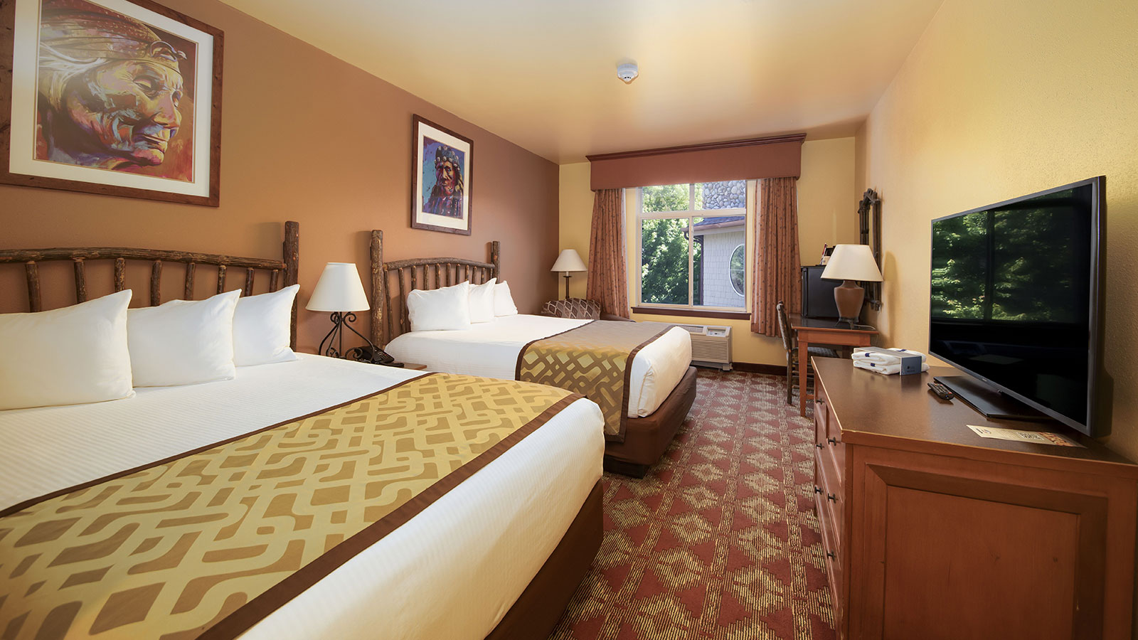 Mountain-Lodge_-NQQ-–Standard-Queen-Room